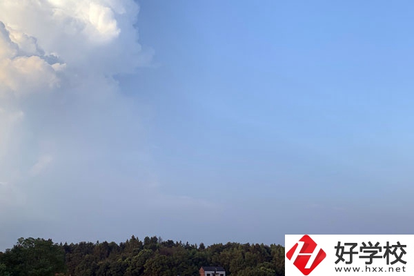 醴陵陶瓷煙花職業(yè)技術(shù)學(xué)校怎么樣？特色專業(yè)是什么？