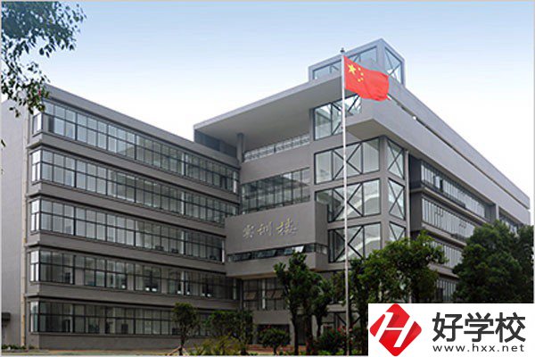 在湘潭，有哪些技校是公辦的？