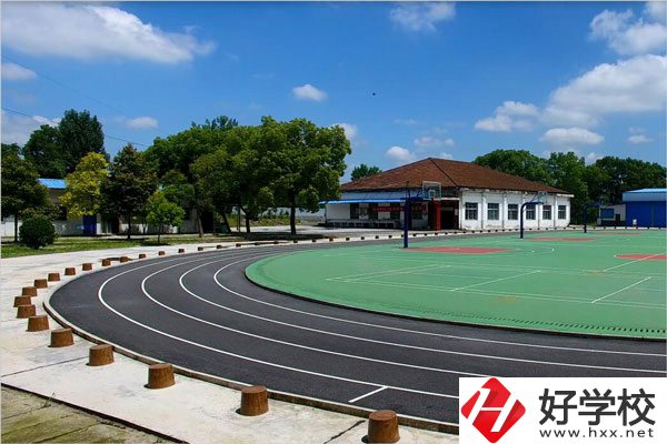 麻陽苗族自治縣職業(yè)中等專業(yè)學(xué)校操場(chǎng)