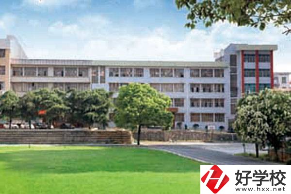 武岡市技工學校學費多少錢？是公辦還是民辦？