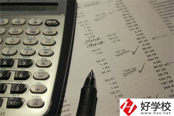 湖南想沖本科可以讀哪所職高？哪個(gè)專(zhuān)業(yè)招生名額最多？