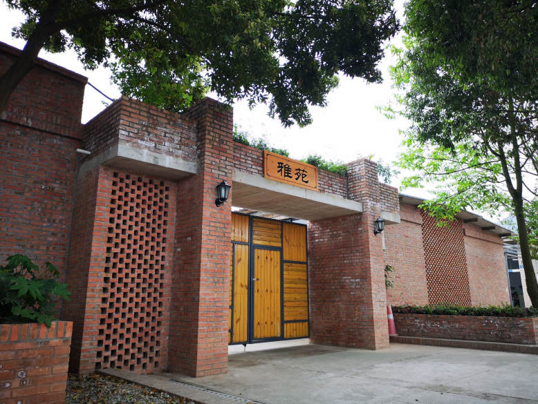成都經(jīng)濟(jì)技術(shù)開發(fā)區(qū)職業(yè)技術(shù)學(xué)校開設(shè)了什么專業(yè)？