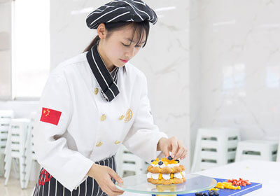 哪些人適合學(xué)習(xí)西點(diǎn)專(zhuān)業(yè)？