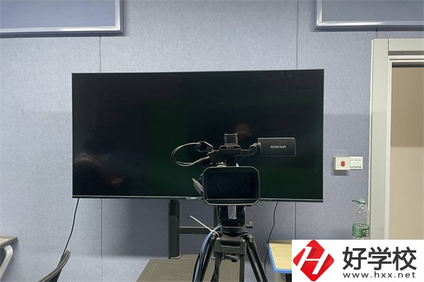 株洲英泰職校是中專嗎？學(xué)費需要多少？