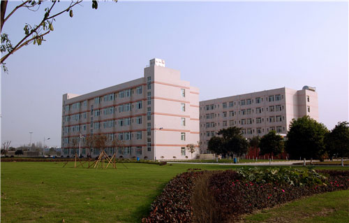 四川礦產(chǎn)機(jī)電技師學(xué)院好不好？