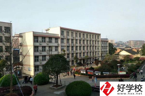 湖南有學服裝設計與工藝專業(yè)的職校嗎？就業(yè)情況如何？