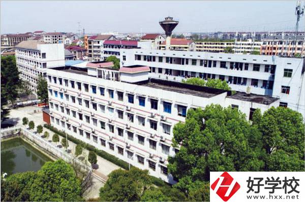益陽(yáng)市衛(wèi)生職業(yè)技術(shù)學(xué)?；A(chǔ)設(shè)施怎么樣？位置在哪？