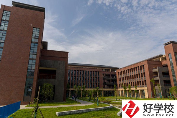 常德有哪些外語中職學(xué)校？開設(shè)有什么專業(yè)？