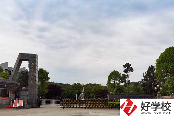 在懷化市會同縣有哪些中專學(xué)校？具體開設(shè)了什么專業(yè)？