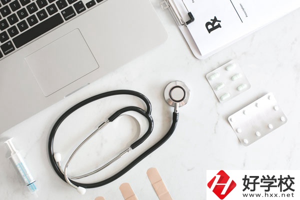 核工業(yè)衛(wèi)生學(xué)校護(hù)理專業(yè)值得學(xué)嗎？有沒(méi)有前途？