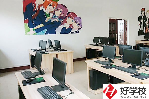 岳陽市江南通信職業(yè)技術學校實訓室