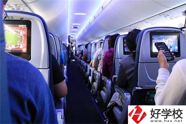 衡陽市藍(lán)天工程學(xué)校是公辦還是民辦？有什么特色專業(yè)？