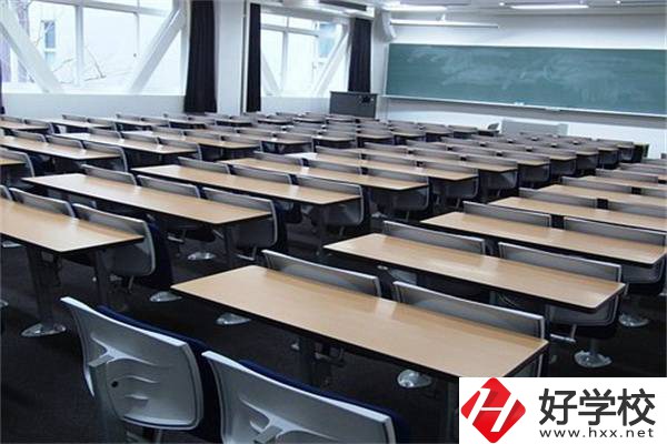 在湖南就讀普通高中和職業(yè)高中有什么區(qū)別？職高怎么樣？