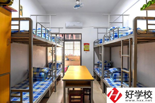 長沙財經(jīng)學(xué)校有哪些辦學(xué)特色？有什么政策補貼？