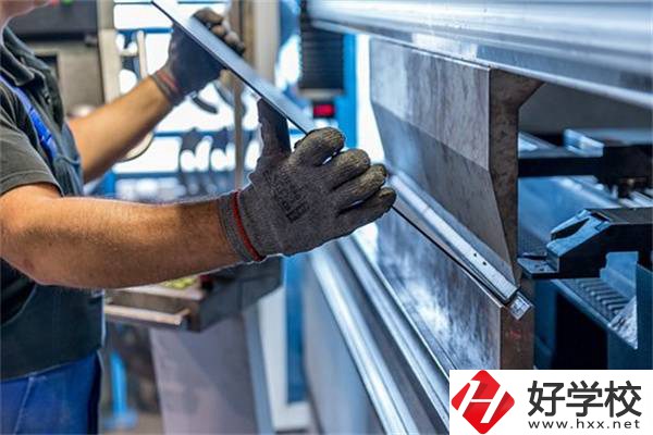衡陽技校排名前三的專業(yè)是什么？好就業(yè)嗎？