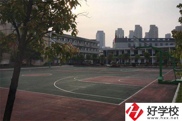 長沙醫(yī)衛(wèi)技校有哪些？辦學條件怎么樣？