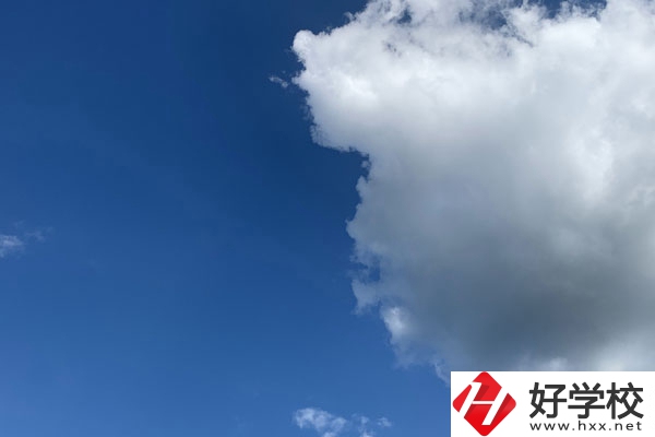 湖南有哪些中職學校服裝設(shè)計專業(yè)比較好？