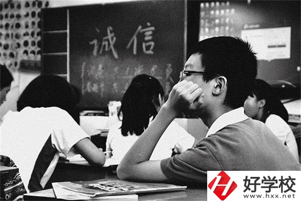 在湖南讀高中和讀職高有什么不同？職高生有什么優(yōu)勢？