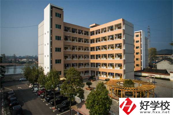 懷化芷江縣有所職高學(xué)校的名字是什么？