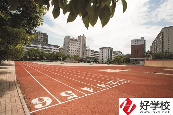 衡陽市信息網(wǎng)絡(luò)工程學(xué)校是公辦還是民辦？學(xué)費(fèi)是多少？