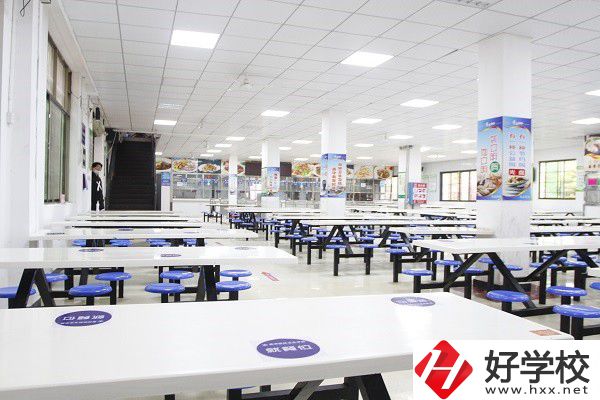 株洲哪些中職學(xué)校管理比較嚴格？校園環(huán)境怎么樣？