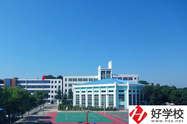 岳陽市中岳經(jīng)貿(mào)職業(yè)技術(shù)學(xué)校是公辦還是民辦？學(xué)費(fèi)貴嗎？