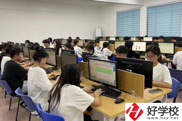 長沙幼兒師范高等專科學(xué)校實訓(xùn)室