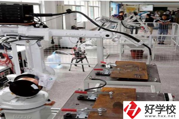 工業(yè)機器人技術(shù)應用.jpg