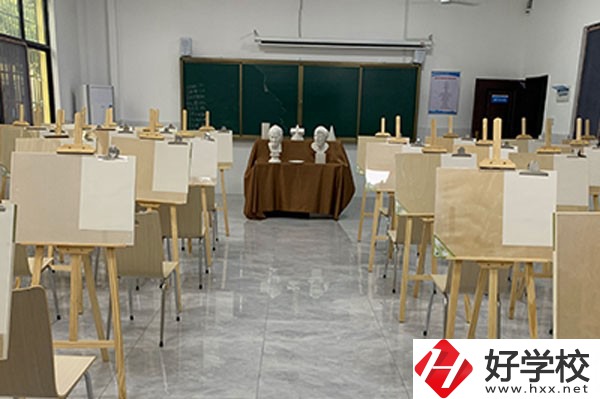 衡陽(yáng)市鐵路運(yùn)輸職業(yè)學(xué)校專(zhuān)業(yè)有哪些，有哪些辦學(xué)特色？