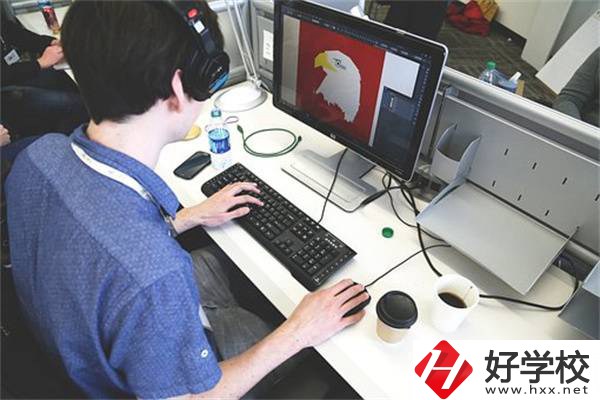 湖南初中生讀職校學(xué)什么專業(yè)比較好？哪個(gè)專業(yè)好考公？