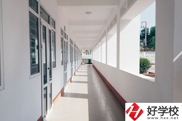 衡陽市鐵路運輸職業(yè)學(xué)校好不好？宿舍怎么樣？