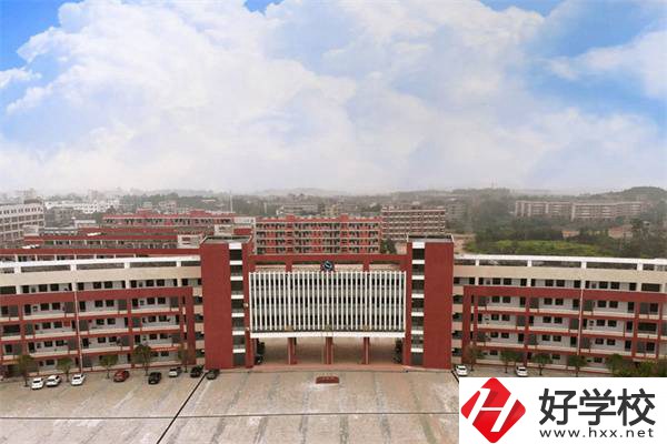 藍(lán)山縣職業(yè)中等專業(yè)學(xué)校是公辦學(xué)校嗎？有什么專業(yè)？