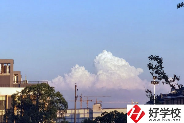 株洲鐵路機電職業(yè)技術學校怎么樣？是公立的還是私立的？