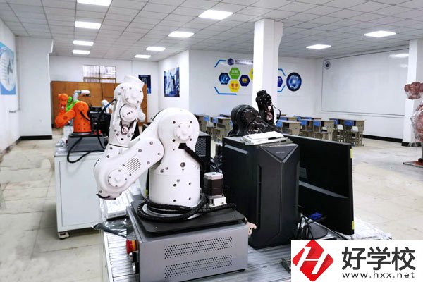 想學酒店管理，長沙有哪些中職學?？梢酝扑]？