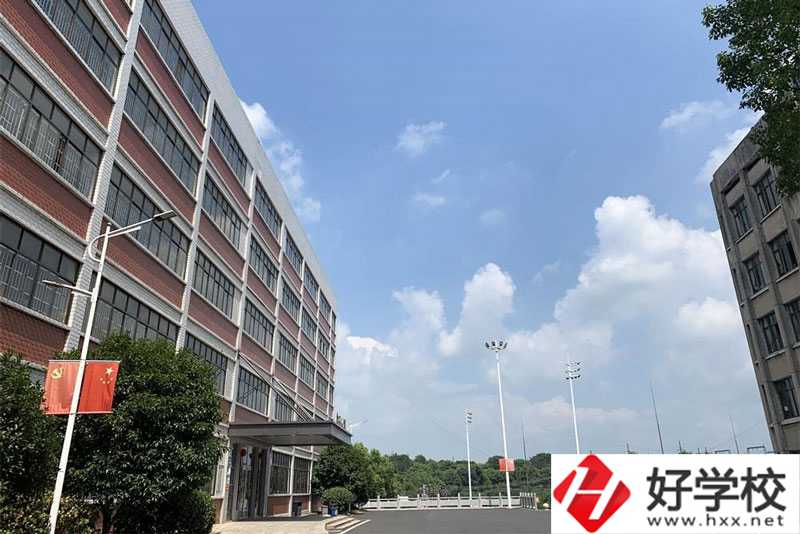 益陽機械工業(yè)職業(yè)學校有些什么專業(yè)？就業(yè)優(yōu)勢如何？