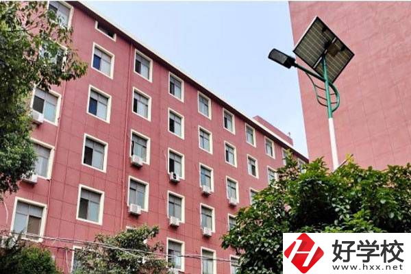 益陽(yáng)市第一職業(yè)中專學(xué)校是重點(diǎn)學(xué)校嗎？升學(xué)率高嗎？
