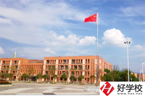 懷化有沒有師范職校？學(xué)校如何報考錄??？