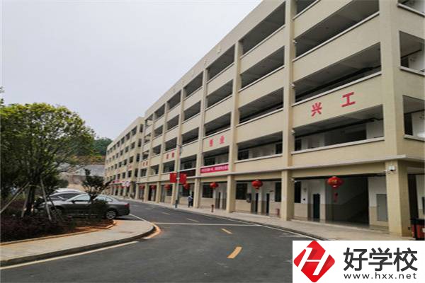臨武縣職業(yè)中專(zhuān)有哪些專(zhuān)業(yè)？哪個(gè)專(zhuān)業(yè)比較好？