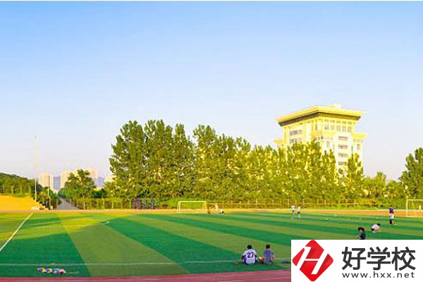益陽(yáng)科技工程學(xué)校照片.jpg