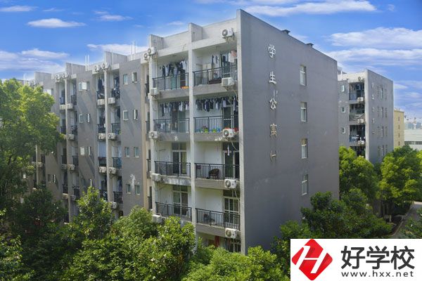 長(zhǎng)沙高新技術(shù)工程學(xué)校環(huán)境如何？辦學(xué)優(yōu)勢(shì)在哪？
