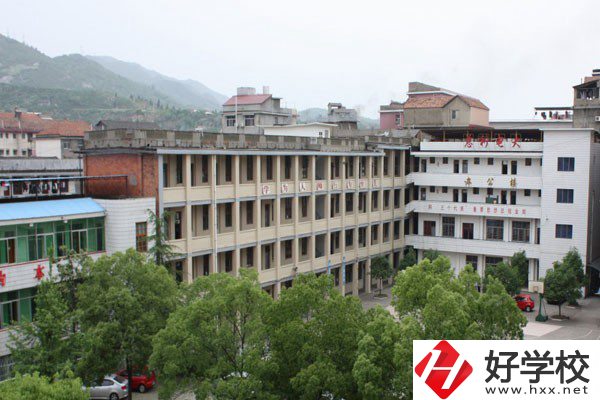 想在張家界學幼兒保育專業(yè)，看看這所學校
