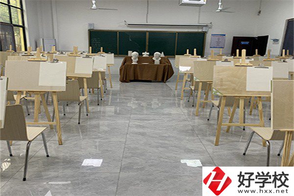 衡陽市鐵路運輸職業(yè)學(xué)校學(xué)費貴嗎？有哪些特色？
