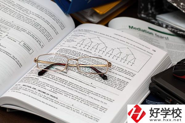 湘潭工業(yè)貿(mào)易中等專業(yè)學(xué)校怎么樣？在哪里？
