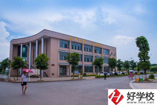 寧鄉(xiāng)市職業(yè)中專學(xué)校的師資力量如何？有辦學(xué)優(yōu)勢(shì)嗎？