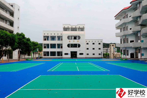 郴州市理工職業(yè)技術(shù)學(xué)校是公辦還是民辦？學(xué)費(fèi)貴不貴？