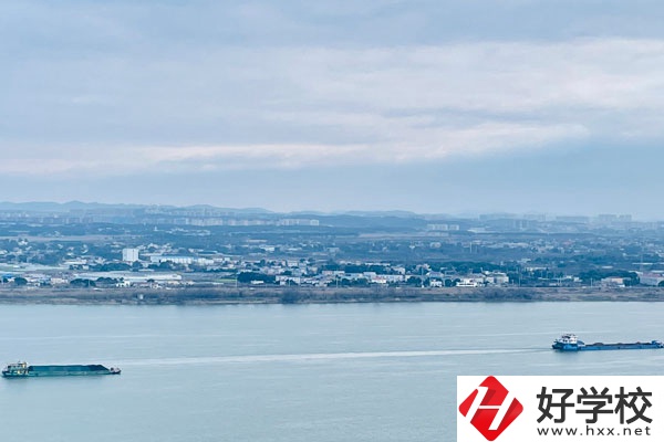 湖南省有色金屬中等專(zhuān)業(yè)學(xué)校有哪些專(zhuān)業(yè)？