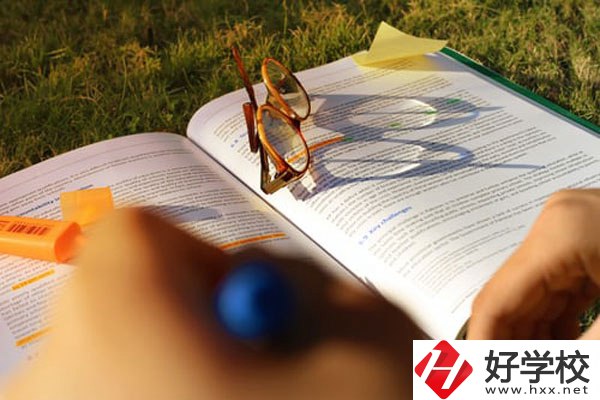 婁底職業(yè)技術(shù)學(xué)院有哪些專業(yè)？學(xué)費(fèi)貴不貴？