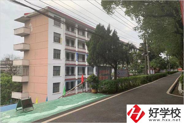 株洲市英泰職高的地址在哪？是公辦還是民辦？