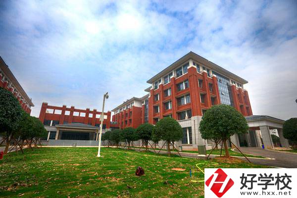 長(zhǎng)沙哪所中專有舞蹈表演專業(yè)？未來(lái)前景怎么樣？
