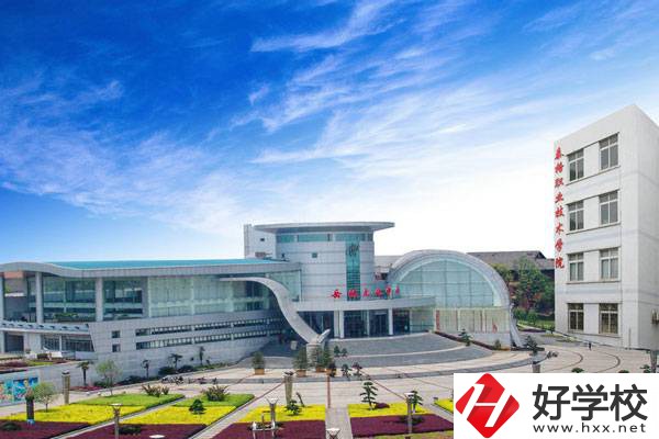 泰格林紙技工學(xué)校有哪些辦學(xué)優(yōu)勢(shì)？